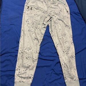Under Armour Gray Sweatpants with Comfortable Stretch